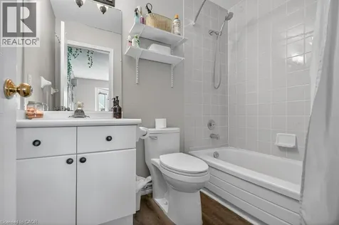 1548 Richmond Street London ON N6G 4W7