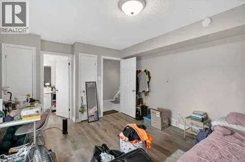 1548 Richmond Street London ON N6G 4W7