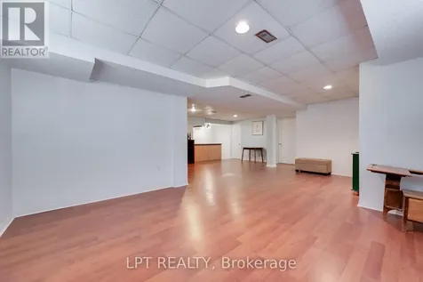 1 Bay Court Wasaga Beach ON L9Z 1P7