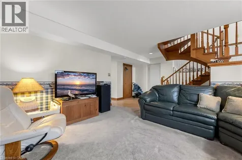 9 Valley Road St. Catharines ON L2S 1Y7