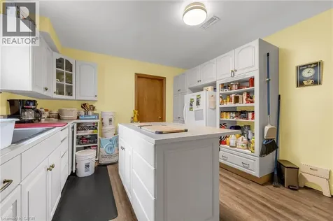 9 Valley Road St. Catharines ON L2S 1Y7