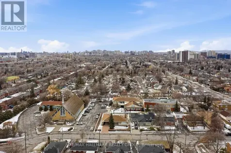 479 Newman Avenue Ottawa ON K1K 1N8