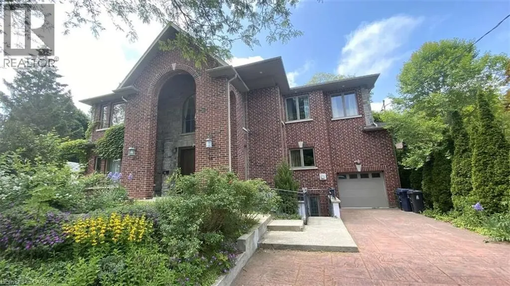 98 Burbank Drive Toronto ON M2K 1N4