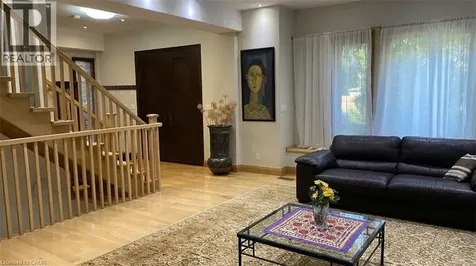 98 Burbank Drive Toronto ON M2K 1N4