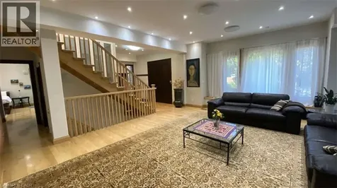 98 Burbank Drive Toronto ON M2K 1N4