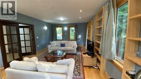 98 Burbank Drive Toronto ON M2K 1N4