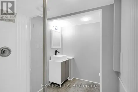 2247 Miramichi Street Ottawa ON K2C 0Z1