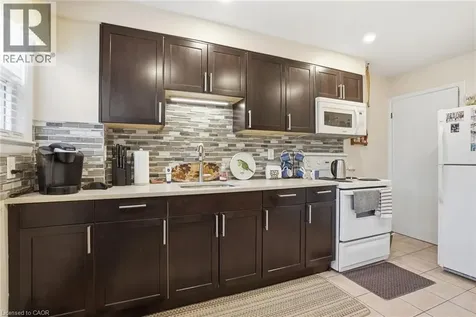 424 East 42nd Street Hamilton ON L8T 3A9