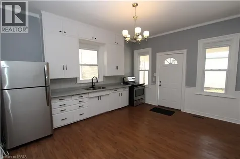 62 Arthur Street Brantford ON N3S 3H8