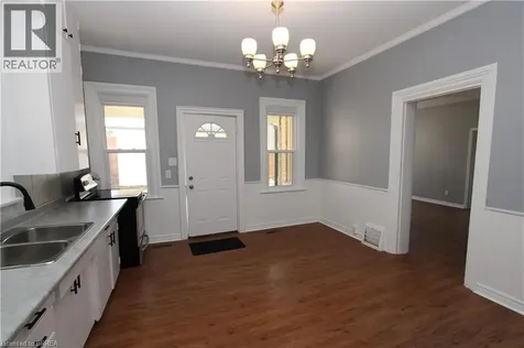 62 Arthur Street Brantford ON N3S 3H8