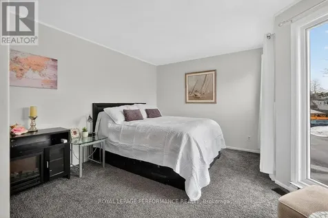 42 Compata Way Ottawa ON K1B 4W9