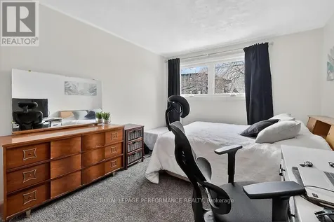 42 Compata Way Ottawa ON K1B 4W9