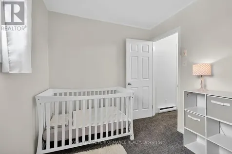 42 Compata Way Ottawa ON K1B 4W9