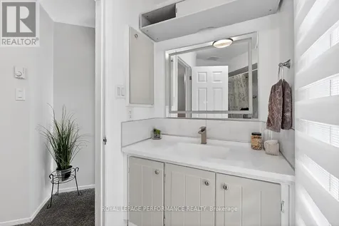 42 Compata Way Ottawa ON K1B 4W9