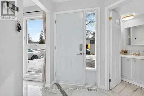 42 Compata Way Ottawa ON K1B 4W9