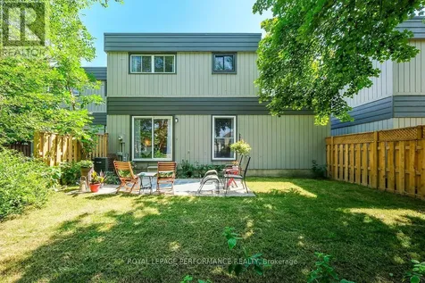 42 Compata Way Ottawa ON K1B 4W9