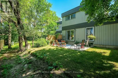 42 Compata Way Ottawa ON K1B 4W9