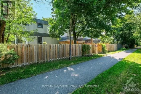 42 Compata Way Ottawa ON K1B 4W9