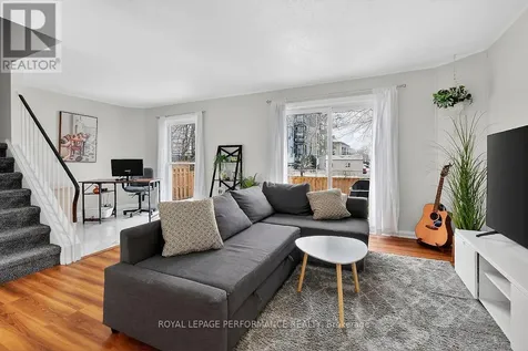 42 Compata Way Ottawa ON K1B 4W9