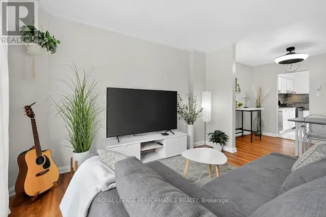42 Compata Way Ottawa ON K1B 4W9