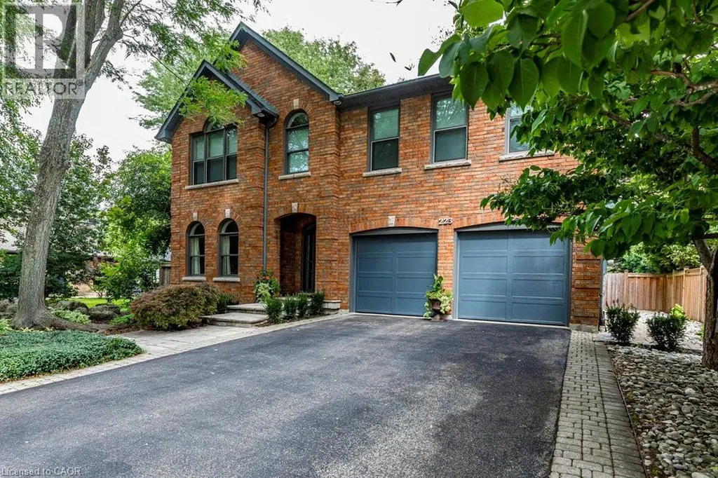 223 Briar Hill Crescent Ancaster ON L9G 3M9