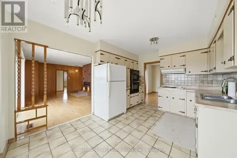 1137 Ridge Road Hamilton ON L8J 2X5