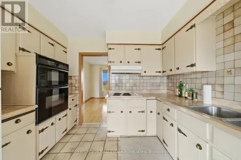 1137 Ridge Road Hamilton ON L8J 2X5