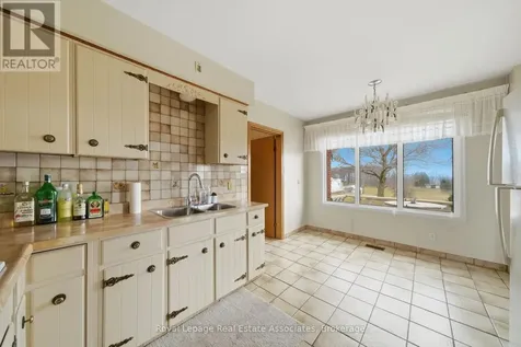 1137 Ridge Road Hamilton ON L8J 2X5