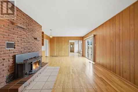 1137 Ridge Road Hamilton ON L8J 2X5