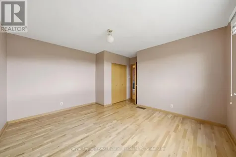 1137 Ridge Road Hamilton ON L8J 2X5