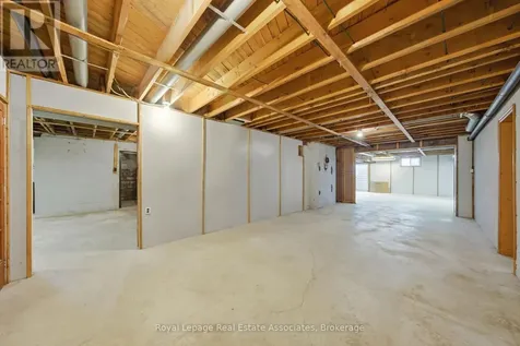 1137 Ridge Road Hamilton ON L8J 2X5