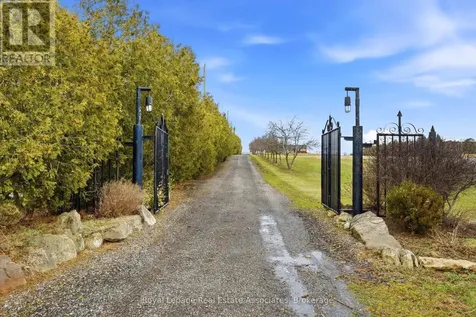 1137 Ridge Road Hamilton ON L8J 2X5