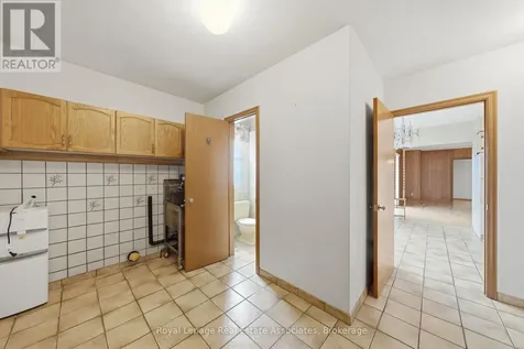 1137 Ridge Road Hamilton ON L8J 2X5