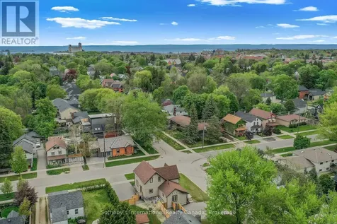218 Fifth Street Collingwood ON L9Y 1X6