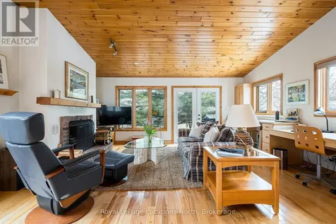 26 Oslerview Drive Clearview ON L9Y 3Y9