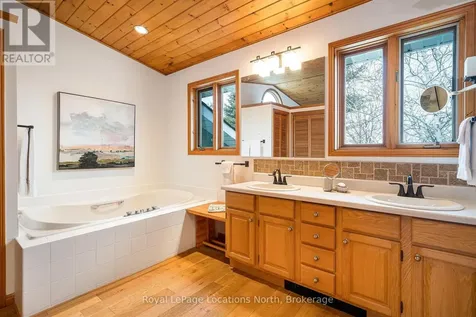 26 Oslerview Drive Clearview ON L9Y 3Y9