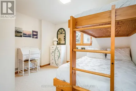 26 Oslerview Drive Clearview ON L9Y 3Y9