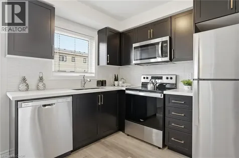 32 Radison Lane Hamilton ON L8H 0B5