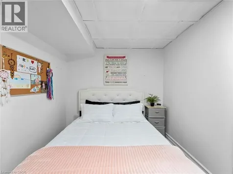 49 Gill Road Grand Bend ON N0M 1T0