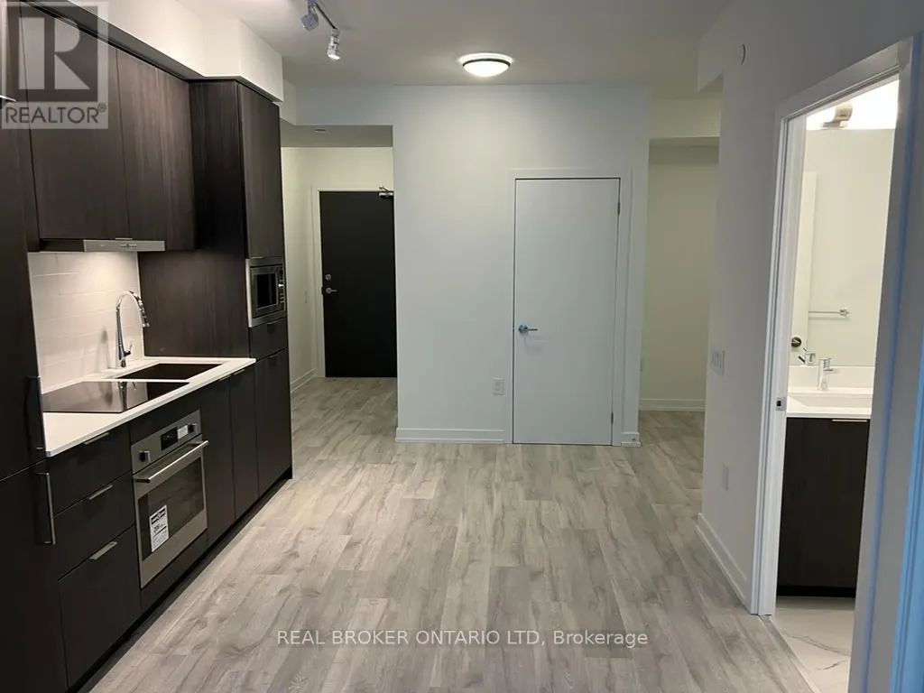 7 Golden Lion Heights Toronto (newtonbrook East) ON M2M 0C1