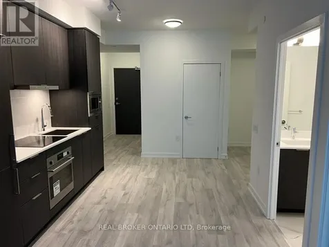 7 Golden Lion Heights Toronto (newtonbrook East) ON M2M 0C1