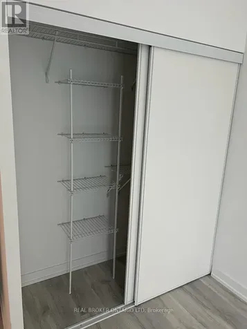 7 Golden Lion Heights Toronto (newtonbrook East) ON M2M 0C1