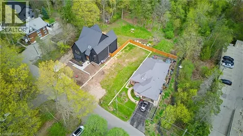 16 Mcdougall Road Waterloo ON N2L 2W5