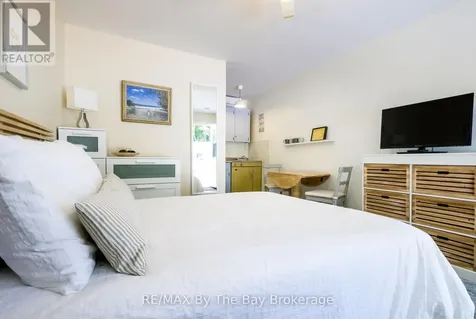 169 Mosley Street Wasaga Beach ON L9Z 2K1