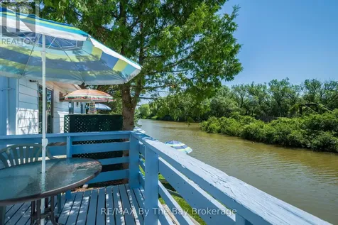 169 Mosley Street Wasaga Beach ON L9Z 2K1