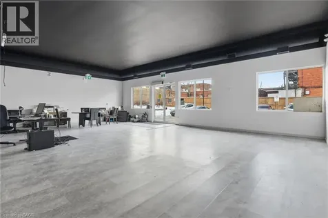1096 Barton Street East Hamilton ON L8H 2V1