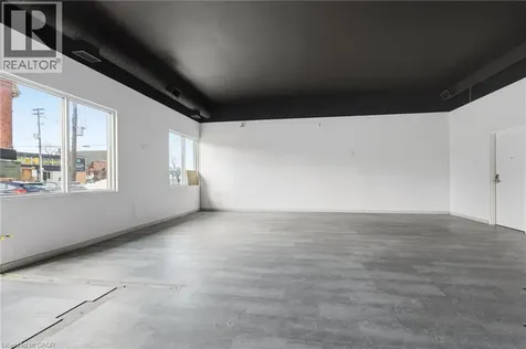 1096 Barton Street East Hamilton ON L8H 2V1