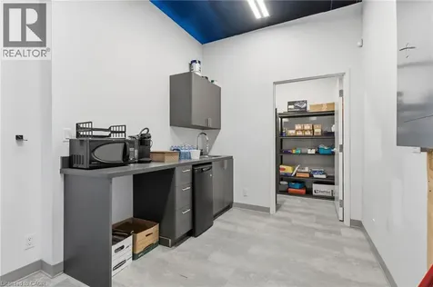 1096 Barton Street East Hamilton ON L8H 2V1