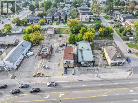723 Lakeshore Road East Mississauga ON L5G 1J7