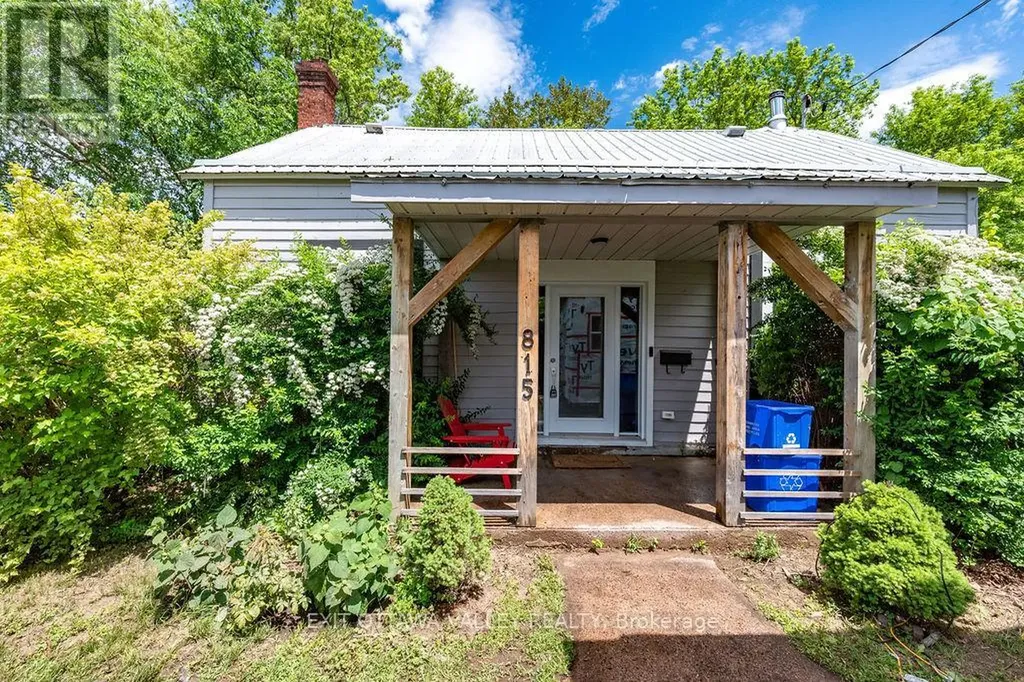 815 Pembroke Street West Pembroke ON K8A 5P5